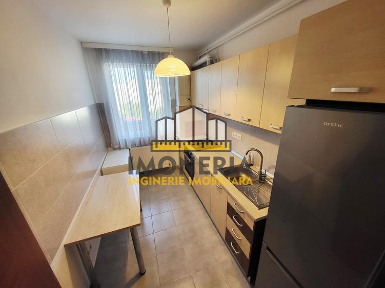 Apartament cu 2 camere decomandat, mobilat în Decebal