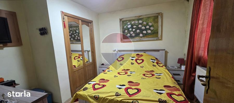Casă cu 5 camere cu Teren 1682 Mp în Mănești
