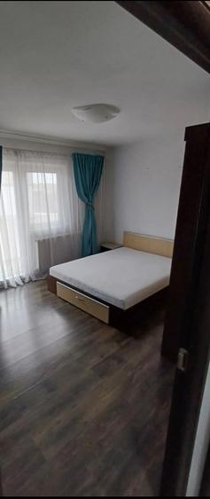 Apartament cu 2 camere semidecomandat, mobilat în P-ța Sfinții Voievozi