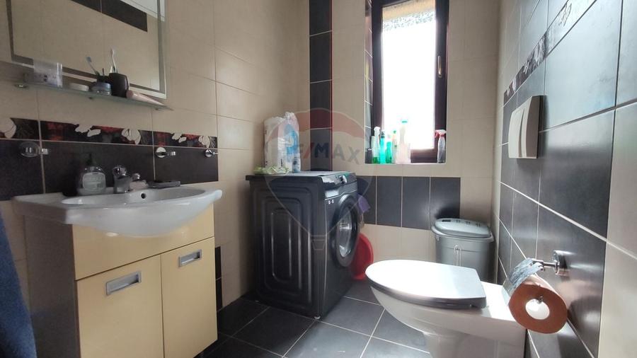 Duplex cu 7 camere cu Teren 644 Mp în Florești