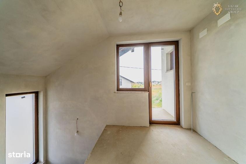 Casă cu 3 camere cu Teren 300 Mp în Livada