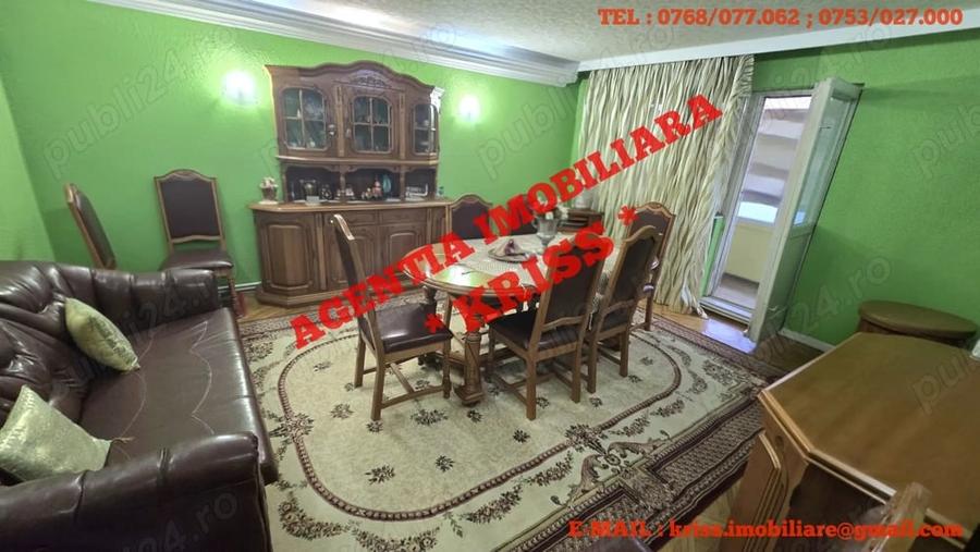 Apartament cu 4 camere decomandat în Central