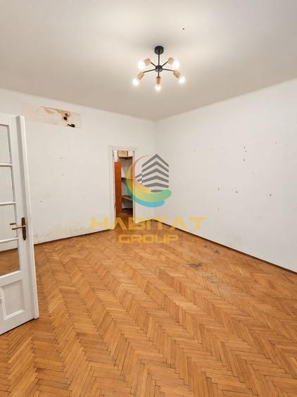 Apartament cu 3 camere semidecomandat în Gara de Nord