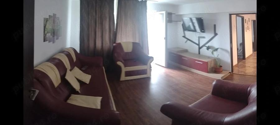 Apartament cu 4 camere decomandat în Central