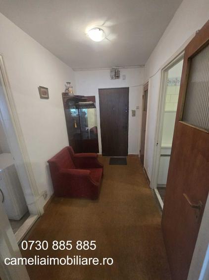Apartament cu 3 camere decomandat în Păcii
