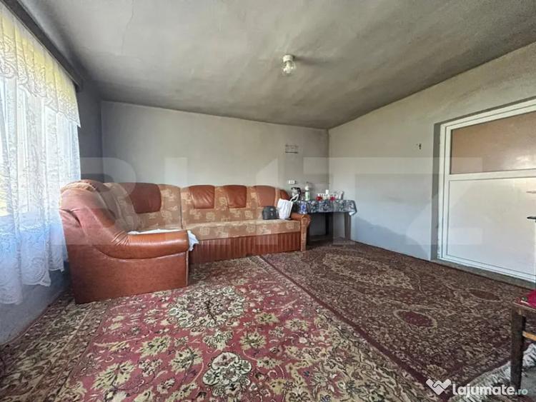 Casă cu 2 camere cu Teren 1100 Mp în Mica
