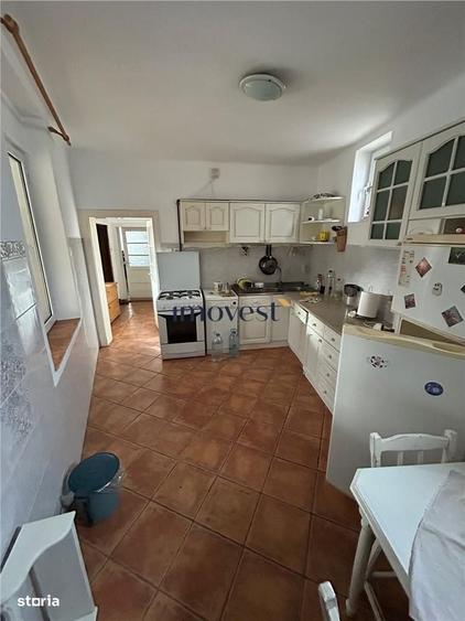 Casă cu 4 camere cu Teren 1000 Mp în Titulescu