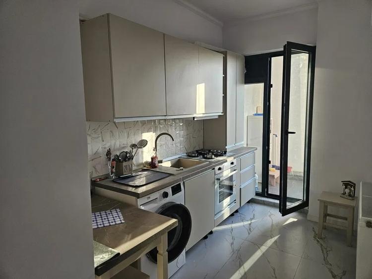 Apartament cu 2 camere decomandat, mobilat în Far