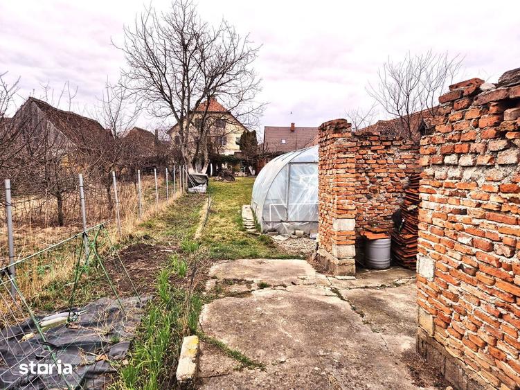 Casă cu 5 camere cu Teren 1167 Mp în Sânpetru