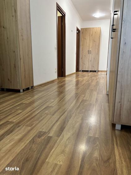 Apartament cu 4 camere în Titan
