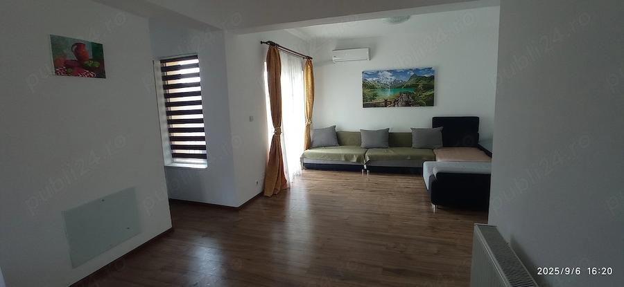 Apartament cu 4 camere decomandat în Sânmartin