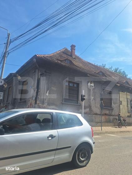Casă cu 4 camere cu Teren 450 Mp în Central