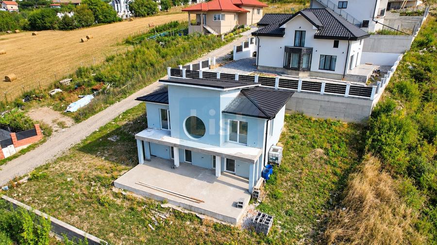 Casă cu 4 camere cu Teren 500 Mp în Apahida