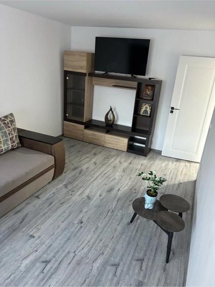 Apartament cu 2 camere decomandat în Exterior Vest