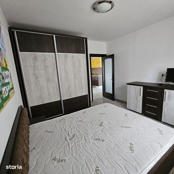 Apartament cu 3 camere decomandat în Exterior Vest
