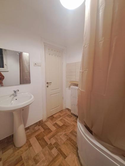 Apartament cu 2 camere semidecomandat în P-ța Romană