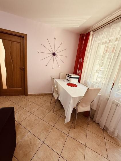 Apartament cu 2 camere decomandat în Precista