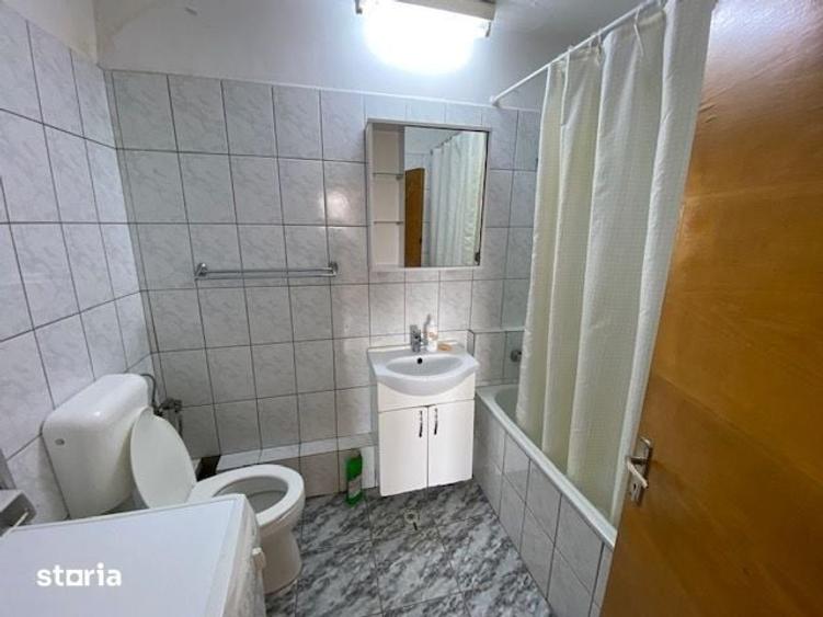 Apartament cu 2 camere decomandat în Tei