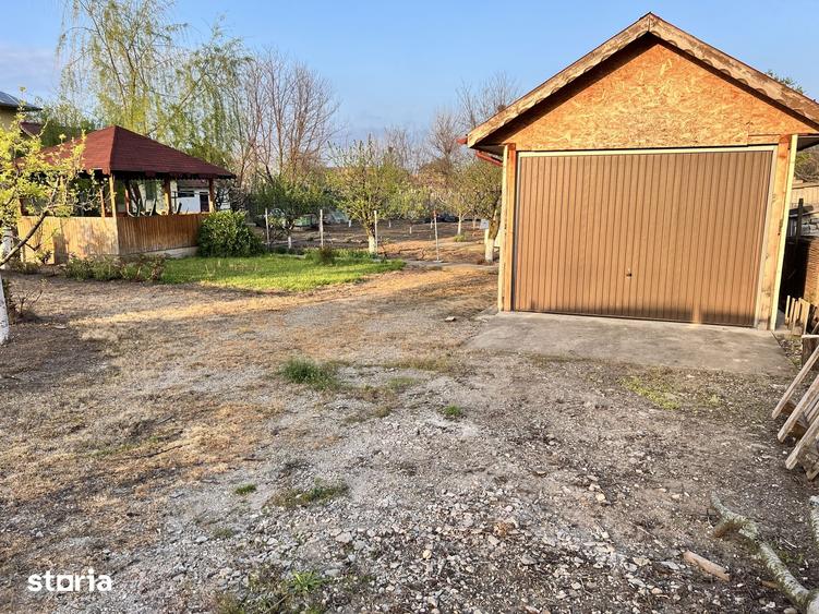 Casă cu 4 camere cu Teren 2000 Mp în Crângu