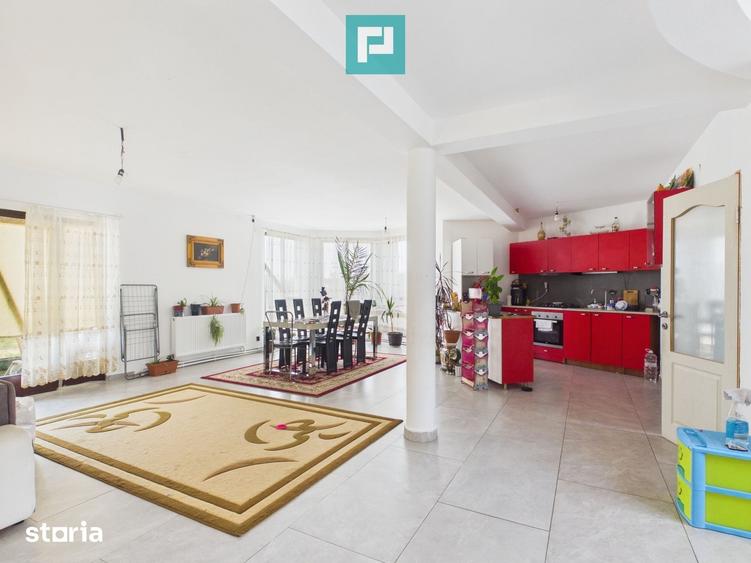 Casă cu 7 camere cu Teren 1482 Mp în Nojorid