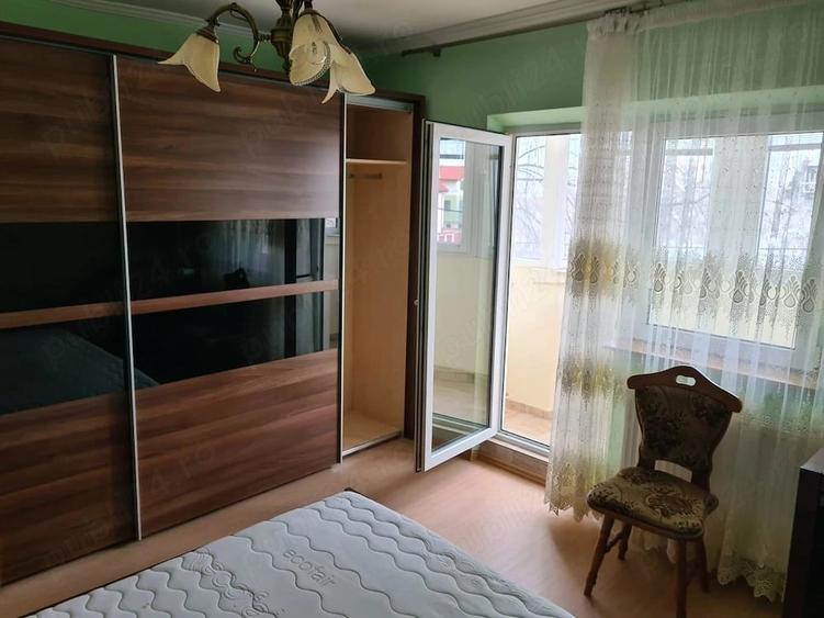 Apartament cu 3 camere decomandat în Vitan