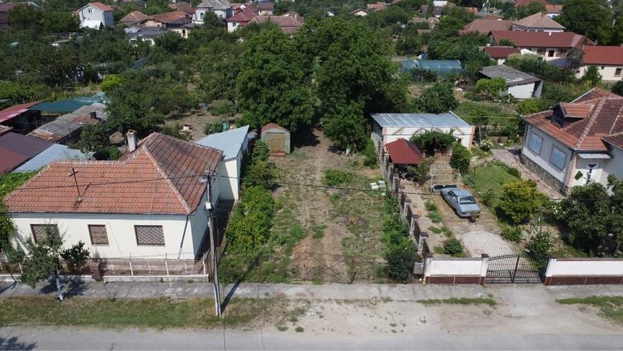 Teren de 689 mp, în Mândruloc