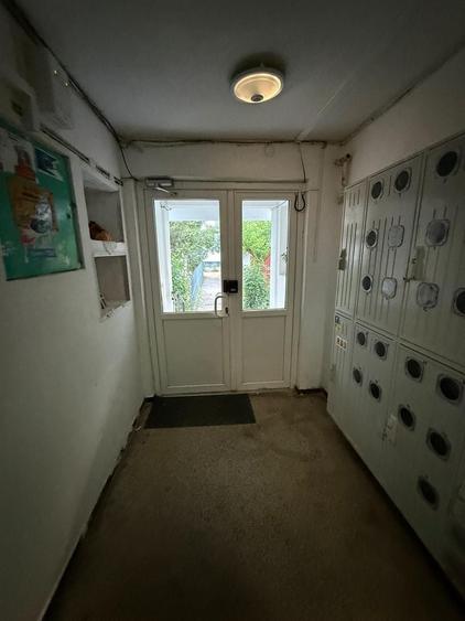 Apartament cu 3 camere decomandat în Milcov