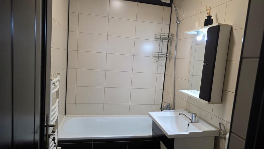 Apartament cu 2 camere decomandat, mobilat în Steaua