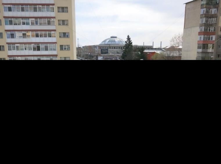 Apartament cu 2 camere decomandat în Micro 6