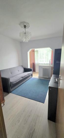 Apartament cu 3 camere decomandat în Gară