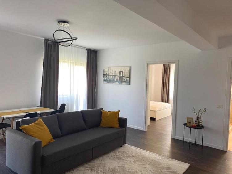 Apartament cu 3 camere semidecomandat, mobilat în Dămăroaia