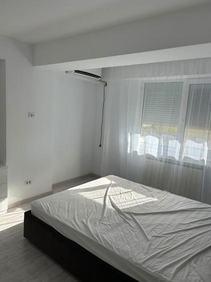 Apartament cu 2 camere semidecomandat, mobilat în Tomis Nord