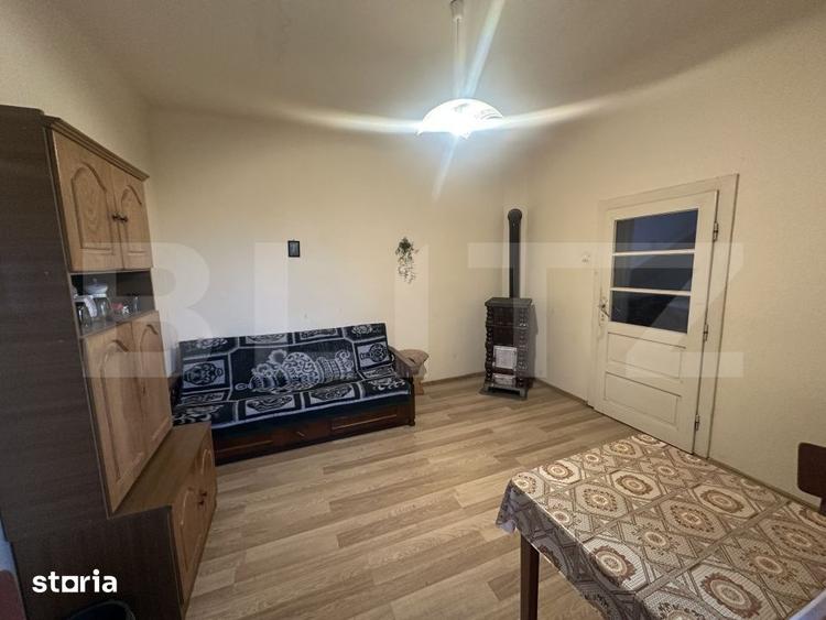 Casă cu 4 camere cu Teren 1371 Mp în Păulești