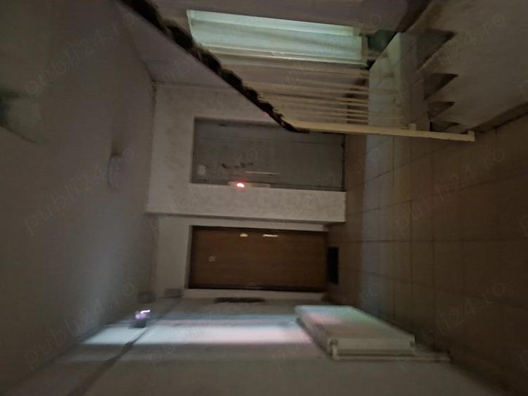 Apartament cu 3 camere decomandat în Tineretului