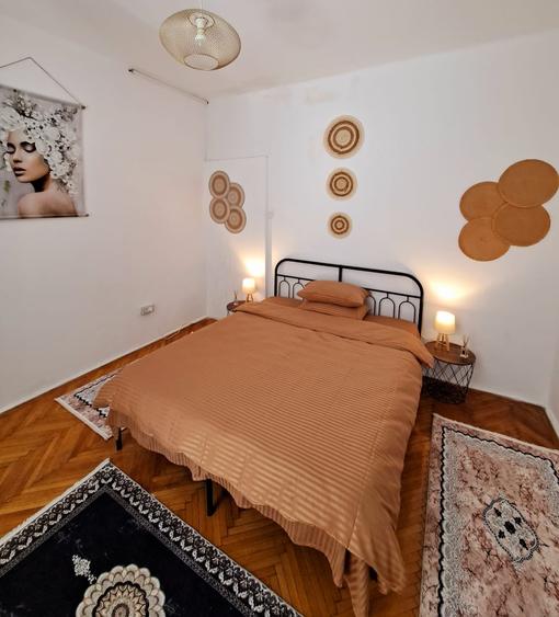 Apartament cu 2 camere semidecomandat în P-ța Romană