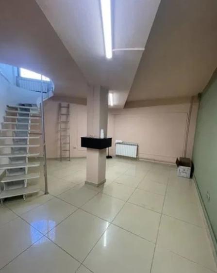 Spațiu comercial, de 70 mp, în Central