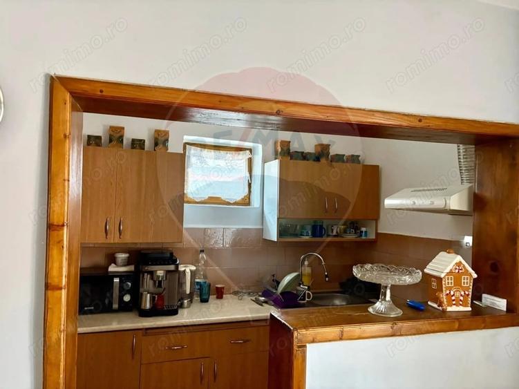 Casă cu 2 camere cu Teren 557 Mp în Central
