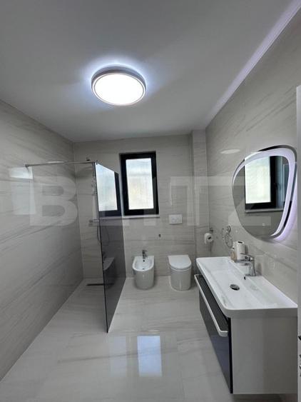 Casă individuală cu 6 camere cu Canalizare în Central