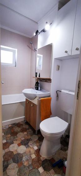 Apartament cu 2 camere decomandat în Tractorul