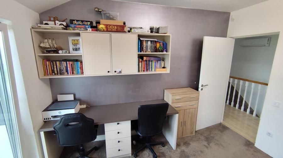 Duplex cu 5 camere cu Teren 250 Mp în Florești