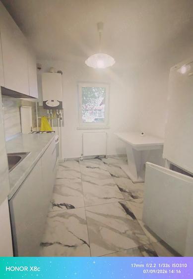 Apartament cu 3 camere decomandat în Alexandru cel Bun