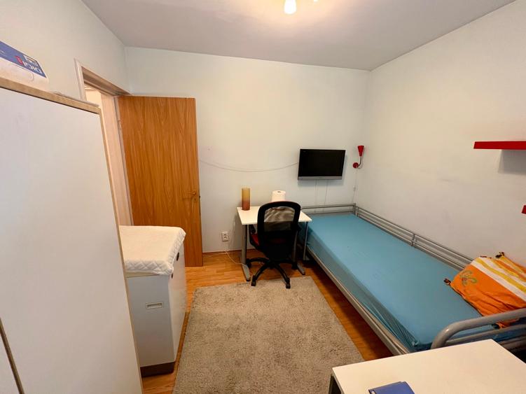 Apartament cu 3 camere decomandat în Giurgiului