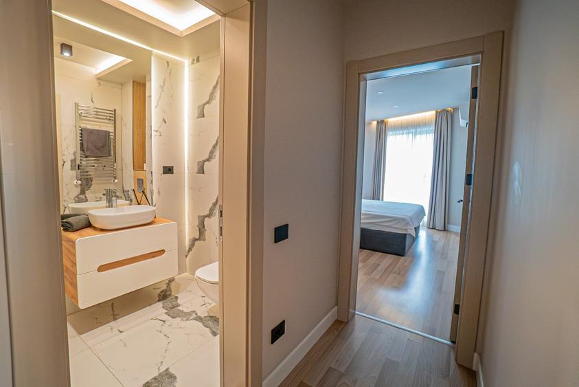 Apartament cu 3 camere, mobilat în Universitate