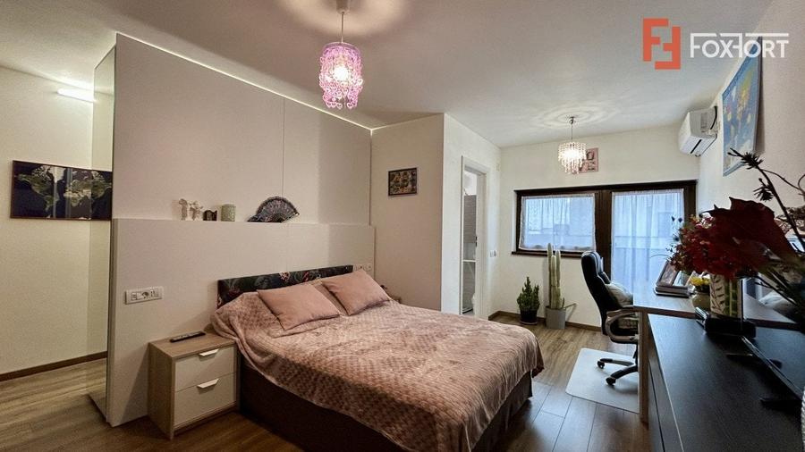 Penthouse cu 4 camere semidecomandat, mobilat în Dumbrăvița