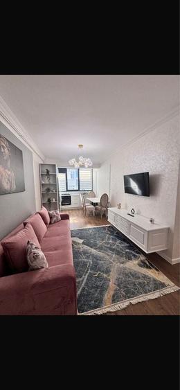 Apartament cu 3 camere decomandat în Universității