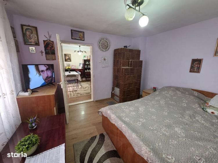 Casă cu 4 camere în Buzaului