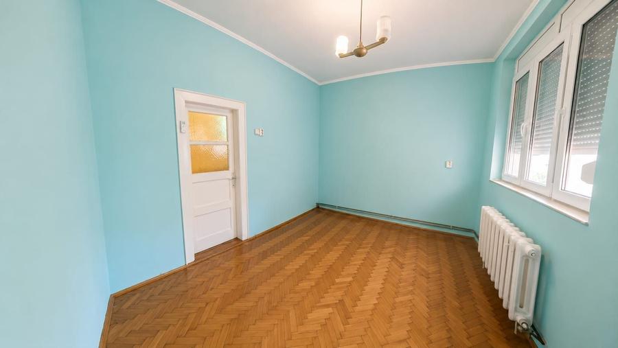 Casă individuală cu 4 camere cu Canalizare în Nord-Vest