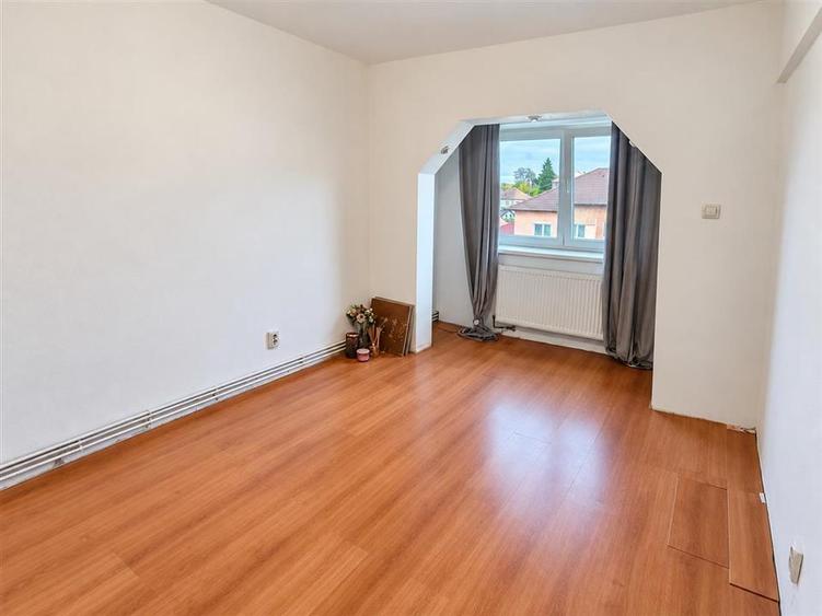 Apartament cu 2 camere decomandat, mobilat în Ștrand