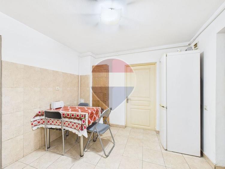 Casă individuală cu 4 camere cu Teren 149.44999694824 Mp în Vitan