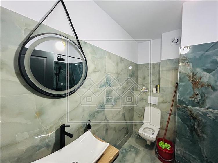 Apartament cu 3 camere nedecomandat, mobilat în Exterior Sud
